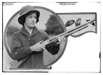 Mrs. Ada Schilling (with rifle) LCCN2014700959