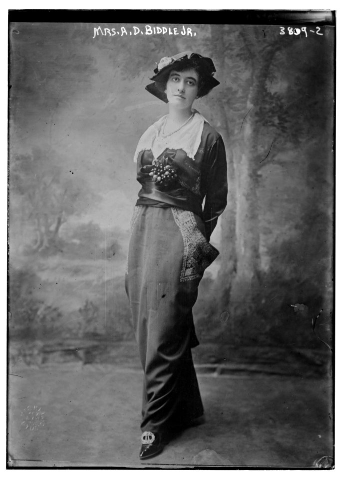 Mrs. A.D. Biddle Jr. LCCN2014701349