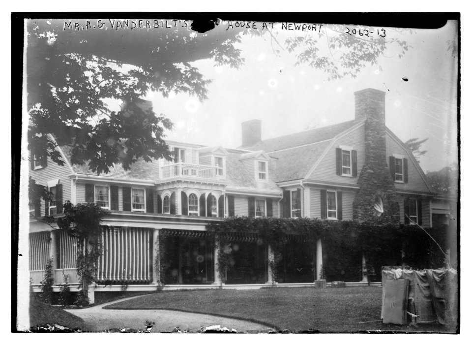 Mrs. A.G. Vanderbilt's house at Newport LCCN2014688390