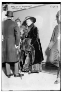 Mrs. Alex Mishkinoff (i.e. Miskinoff), Princess Galatzine (i.e. Galitzine) LCCN2014701052