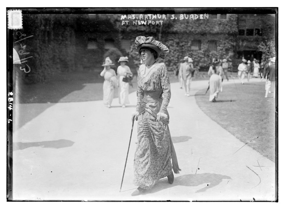 Mrs. Arthur S. Burden at Newport LCCN2014694089