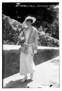Mrs. Arthur Rees, Newport LCCN2014699447