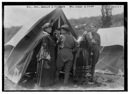 Mrs. Benj. Harrison & Elizabeth, Mrs. Green & Helen LCCN2014701828