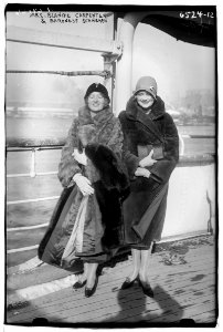 Mrs. Blanche Carpenteir & Baroness Schnehen LCCN2014719144