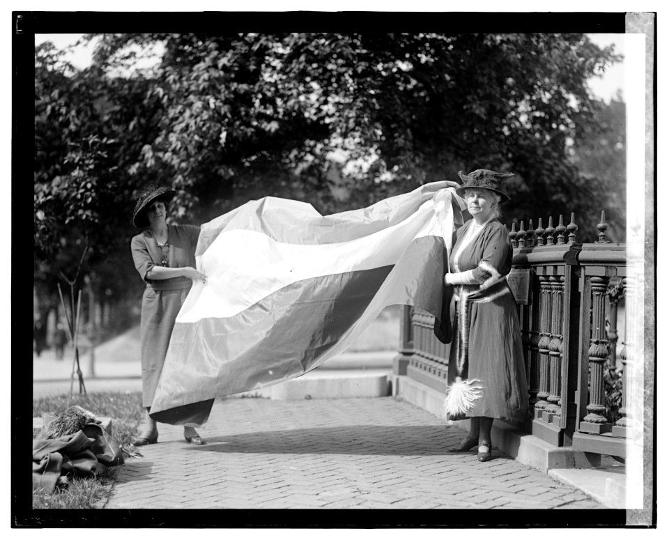 Mrs. Boeckel & Mrs. Jno. Fay White LOC npcc.06194