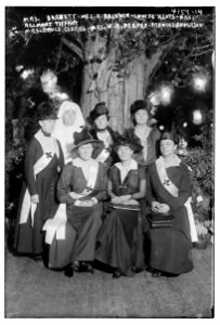 Mrs. Burnett, Mrs. A. Baldwin, Louise Klots, Mrs. Belmont Tiffany, Mrs. Bruce Clarke, Mrs. W.K. Draper, Frances Anderson (Red Cross) LCCN2014704185