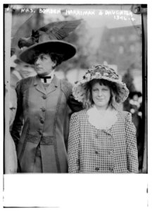 Mrs. Borden Harriman and daughter LCCN2014687657