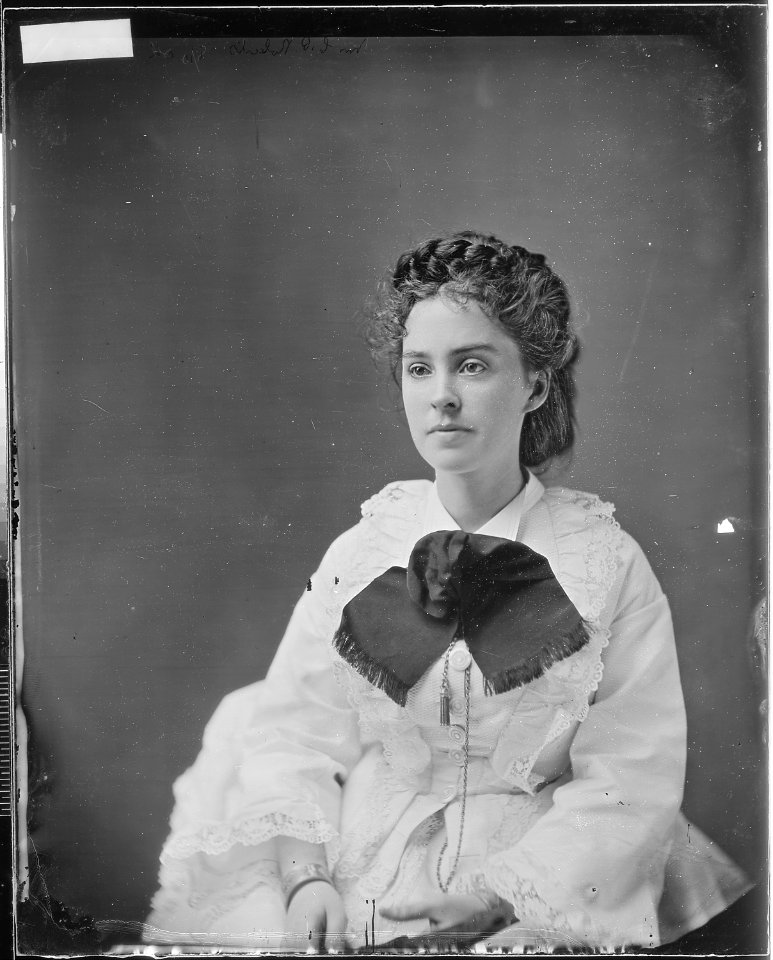Mrs. C. P. Roberts (4177480024)