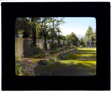 Mrs. Eldridge Merick Fowler house, 363 Grove Street, Pasadena, California. Terrace wall LCCN2007684852