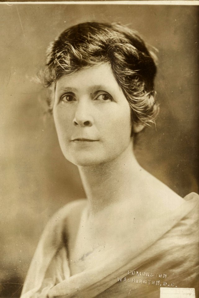 Mrs. Ella M. Dean 149015v