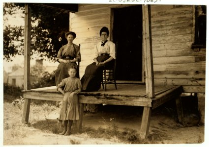 Mrs. Fannie Foster, a widow in the cotton mill at Matoaca, Va. The smallest girl has been in the mill for a year. The other one has been in the mill but work was so slack that she made only LOC cph.3b36983