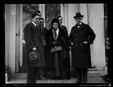 Mrs. Felton at White House LCCN2016891844
