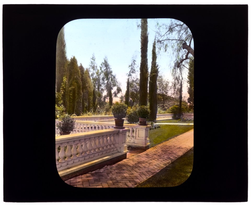 Mrs. Francis Lemoine Loring house, 700 South San Rafael Avenue, San Rafael Heights, Pasadena, California. Terrace balustrade LCCN2007684855