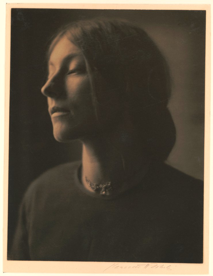 Mrs. Fox (Kate Parsenau), New York - Clarence H. White. LCCN2005677532
