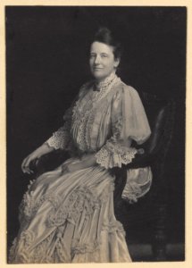 Mrs. Edith Kermit Carow Roosevelt, three-quarter-length portrait, seated facing camera LCCN2013651300