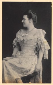 Mrs. Edith Kermit Carow Roosevelt, three-quarter-length portrait, seated on stool, facing left LCCN2013651301
