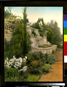 Mrs. Eldridge Merick Fowler house, 363 Grove Street, Pasadena, California. Wall fountain LCCN96523331