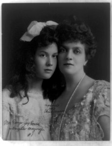 Mrs. George Jay Gould and daughter Marjorie LCCN98518894