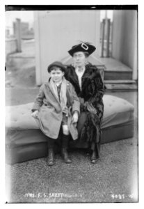 Mrs. F.S. Skeffington (and son) LCCN2014703392