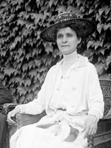 Mrs. Charles E. Hughes LCCN2014702124 (cropped)
