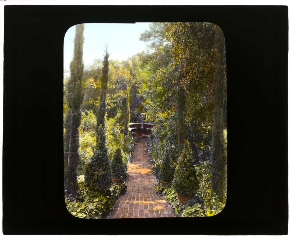Mrs. Francis Lemoine Loring house, 700 South San Rafael Avenue, Pasadena, California. Staircase to bench LCCN2007685004