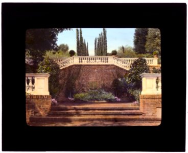 Mrs. Francis Lemoine Loring house, 700 South San Rafael Avenue, San Rafael Heights, Pasadena, California. Staircase landing LCCN2007685028