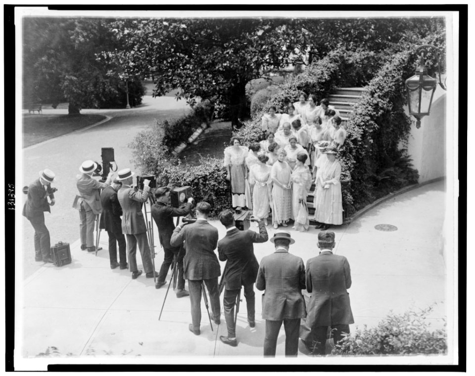 Mrs. Harding and wives of the Philippine commissioners whom she entertained today, being filmed at the White House LCCN2002712417