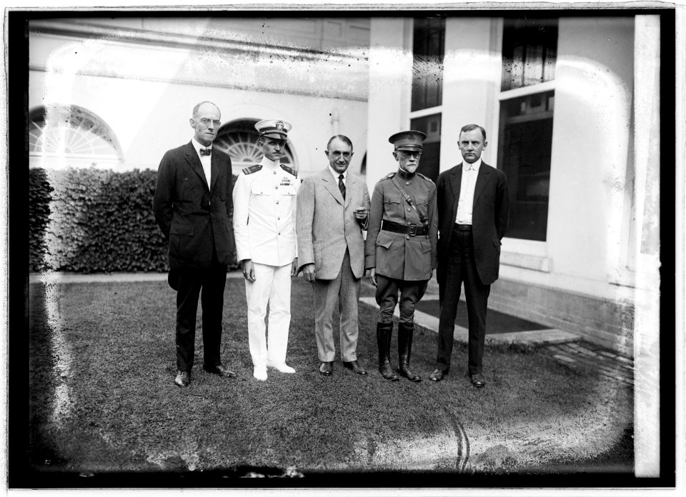 Mrs. Harding's physicians, 9-11-22 LCCN2016846688