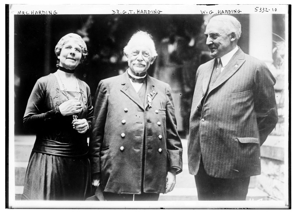 Mrs. Harding, Dr. G.T. Harding, W.G. Harding LCCN2014719549