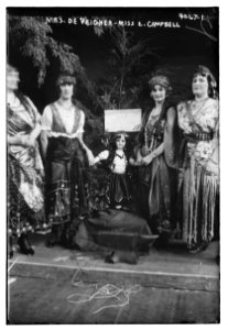 Mrs. De Veigher - Miss E. Campbell LCCN2014703278