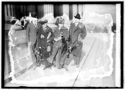 Mrs. Draper Smith & Franck Reavis, Gilbert M. Hitchock, Mrs. H.H. Wheeler, 1-24-21 LCCN2016844920