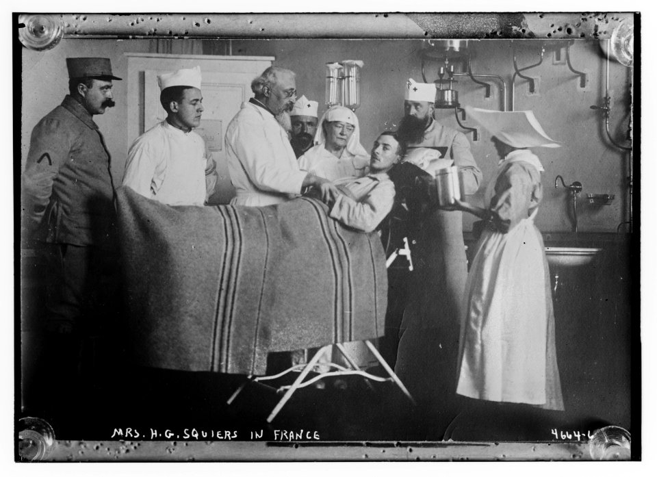 Mrs. H.G. Squiers in France LCCN2014707471