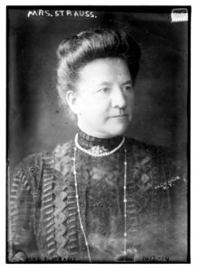 Mrs. I. Strauss LCCN2014687830