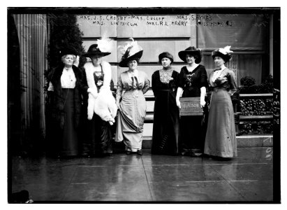 Mrs. J.S. Crosby, Mrs. Cullop, Mrs. S. Ayers, Mrs. Linthicum, Mrs. R.L. Henry, and Miss Hopkins LCCN2014693071