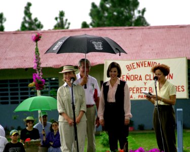 Mrs. Hillary Rodman-Clinton and Mrs. Dora Boyd de Perez Balladares