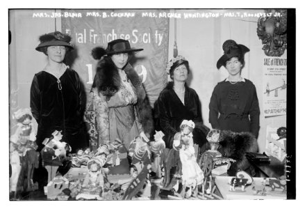 Mrs. Jas. (i.e., John) Blair, Mrs. B. Cochran (i.e., Cockran), Mrs. Archer Huntington, Mrs. T. Roosevelt Jr. LCCN2014698398