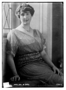 Mrs. Jos. H. Earl (i.e., Earle) LCCN2014700697