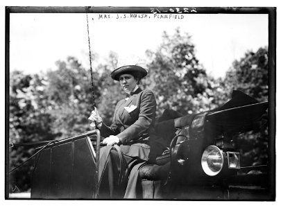Mrs. J.S. Walsh, Plainfield (in buggy) LCCN2014689423