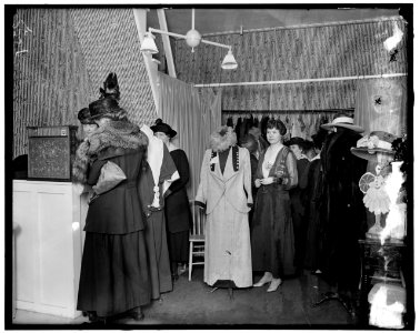Mrs. Lansing's Bandbox LOC hec.14029