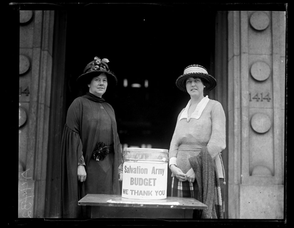 Mrs. Larz Anderson and Mrs. R.E. Carlson, at Salvation Army headquarters. May 20, 1922 LCCN2016891572
