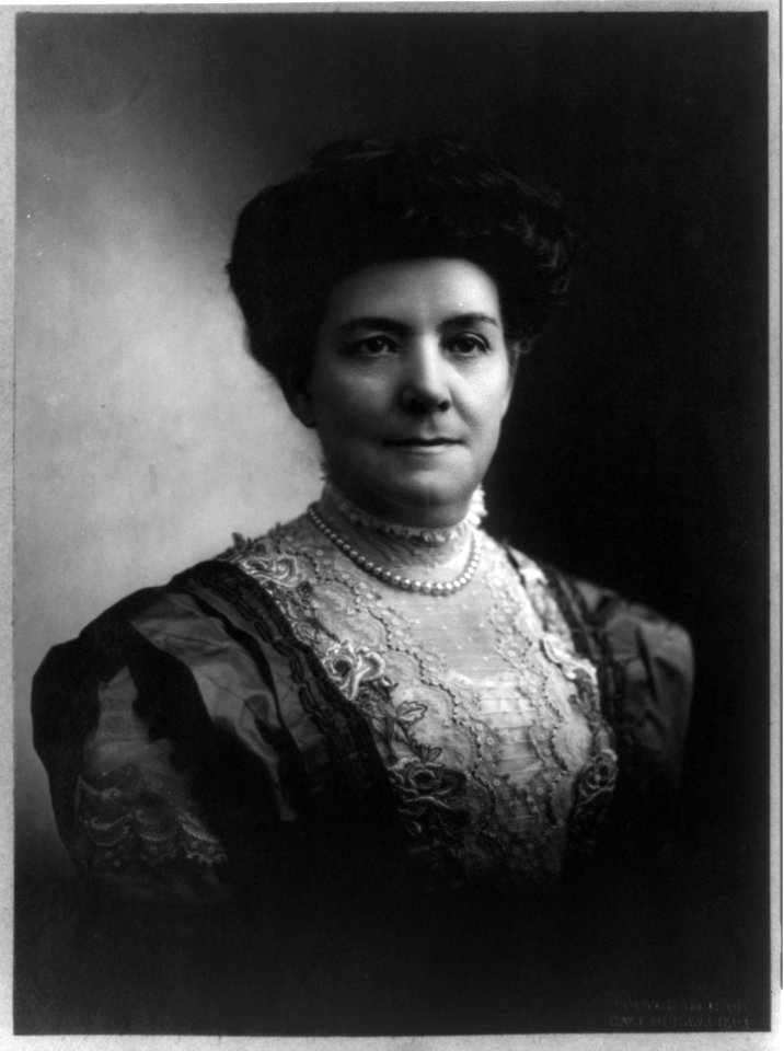 Mrs. Luke Wright, bust portrait LCCN2017657371