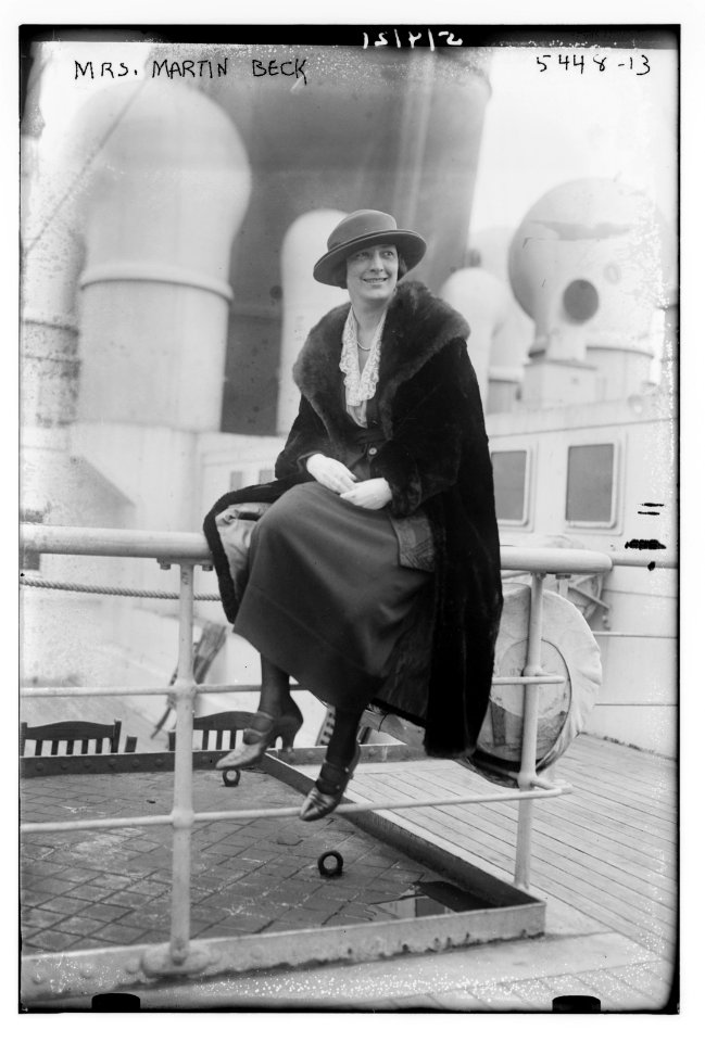Mrs. Martin Beck LCCN2014712448
