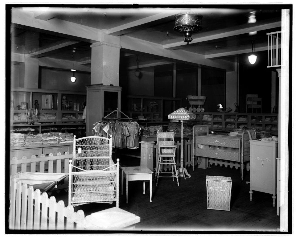 Mrs. McPherson, Lansburgh, (Washington, D.C.), interior LCCN2016823863