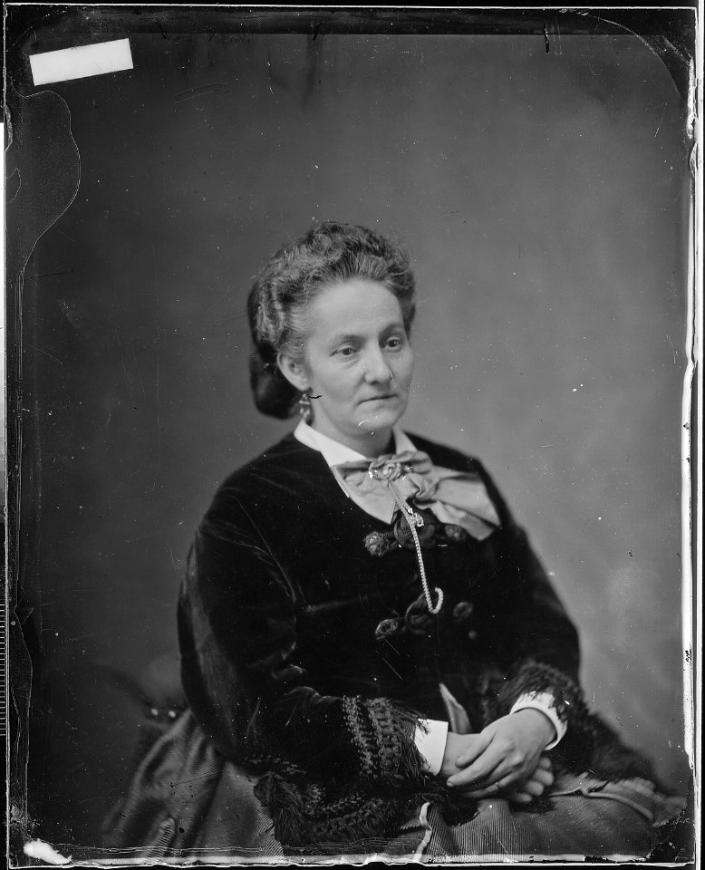 Mrs. N. Davis - NARA - 525893