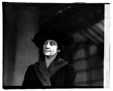Mrs. Medell (i.e., Medill) McCormick LCCN2016819928