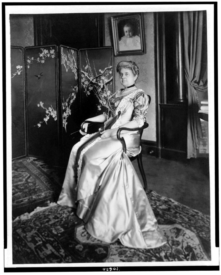 Mrs. Nathan B. Scott, full-length portrait, seated, facing left LCCN94503169