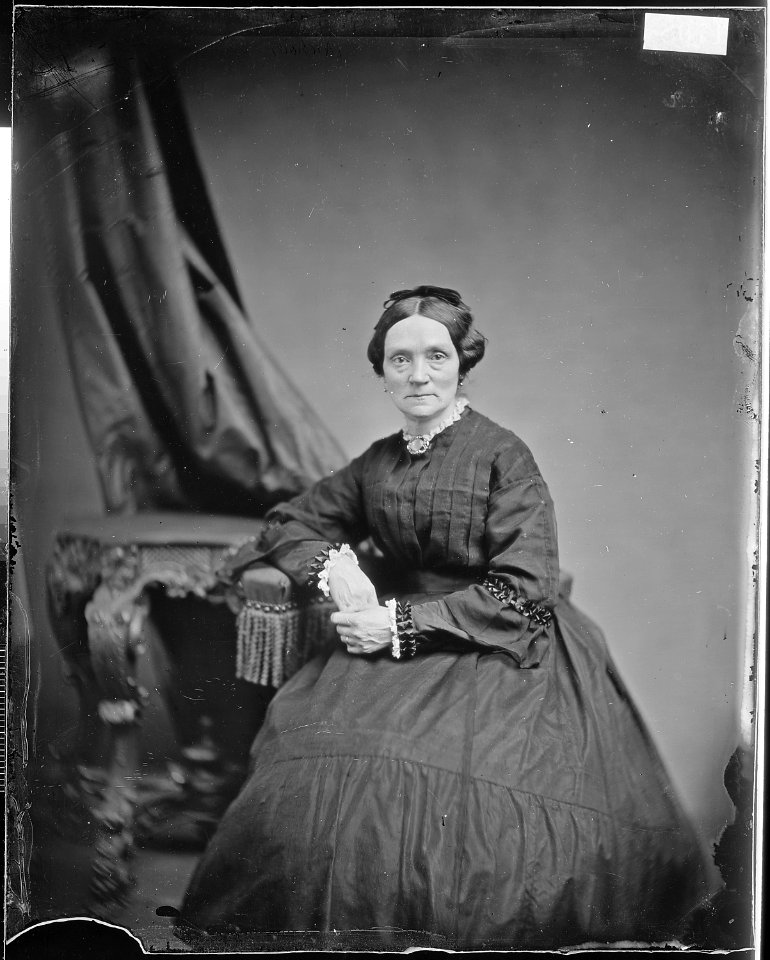 Mrs. Nichols - NARA - 525911