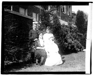Mrs. Pat Harrison & children LOC npcc.04849