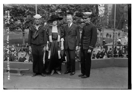 Mrs. O. Harriman, Blaine Ewing, Lieut. McKinney LCCN2014704807