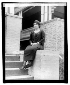 Mrs. Paul Henderson LOC npcc.05974